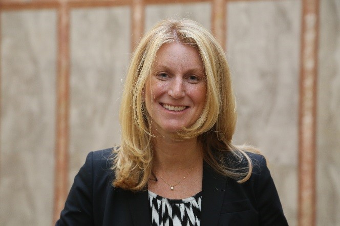 Jennifer Gizmunt.jpg